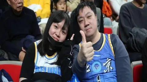 揭秘马雷斯卡的心选：阿森纳首发锋线之谜，答案即将揭晓！