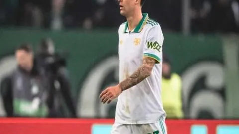 《化解疑云，马卡揭秘：阿韦洛亚与卡瓦哈尔携手畅谈，友谊回暖！》